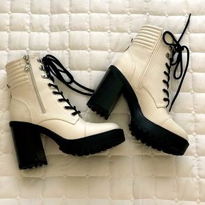 BRAND NEW!! GBG Los Ángeles Sheva Lace-up Heel Boots (Size 7 1/2) Cream Color